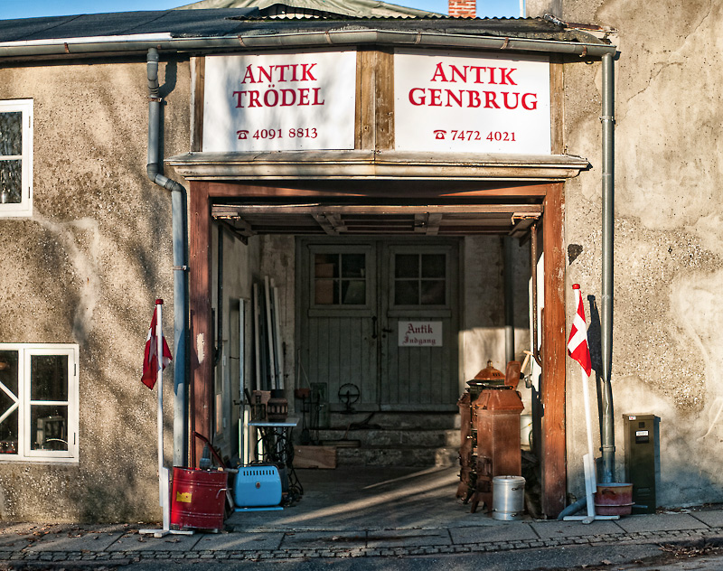 Photo of the Day: Garage Antiquities